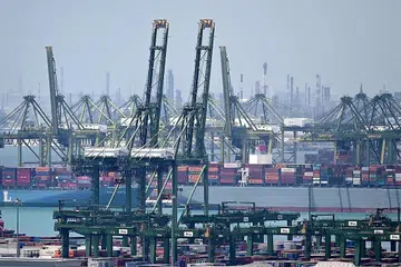 NAIK: Jumlah itu meningkat 9.2 peratus mencapai $1.1 trilion tahun lalu, berbanding $967 bilion pada 2017, menurut agensi pemerintah Enterprise Singapore (ESG). - Foto AFP