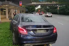 Emilio Alphonso Gonzales berasa mengantuk akibat mabuk, semasa dia memandu di sepanjang Jalan Bukit Timah, menyebabkan kereta itu terbabas di bahu jalan. Dia dijatuhi hukuman penjara 12 hari, denda $5,000 dan hilang kelayakan memandu selama tiga tahun.