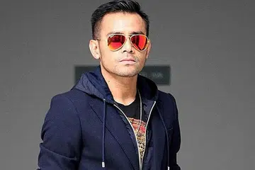 JUDIKA: Belajar erti susah dan berdikari dengan menjadi penyanyi jalanan dan penggilap kasut sewaktu remaja. - Foto POPNABLE