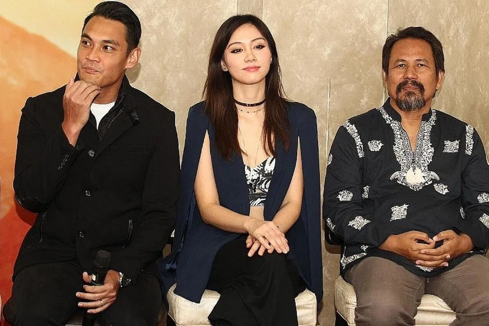 LAMA DAN BARU: Pelakon muda Singapura, Hisyam Hamid (kiri), bersama bakat baru Malaysia, Daniella Sya, dan seniman berpengalaman Dato' M. Nasir antara yang akan menjayakan drama Do(s)a. - Foto ASTRO