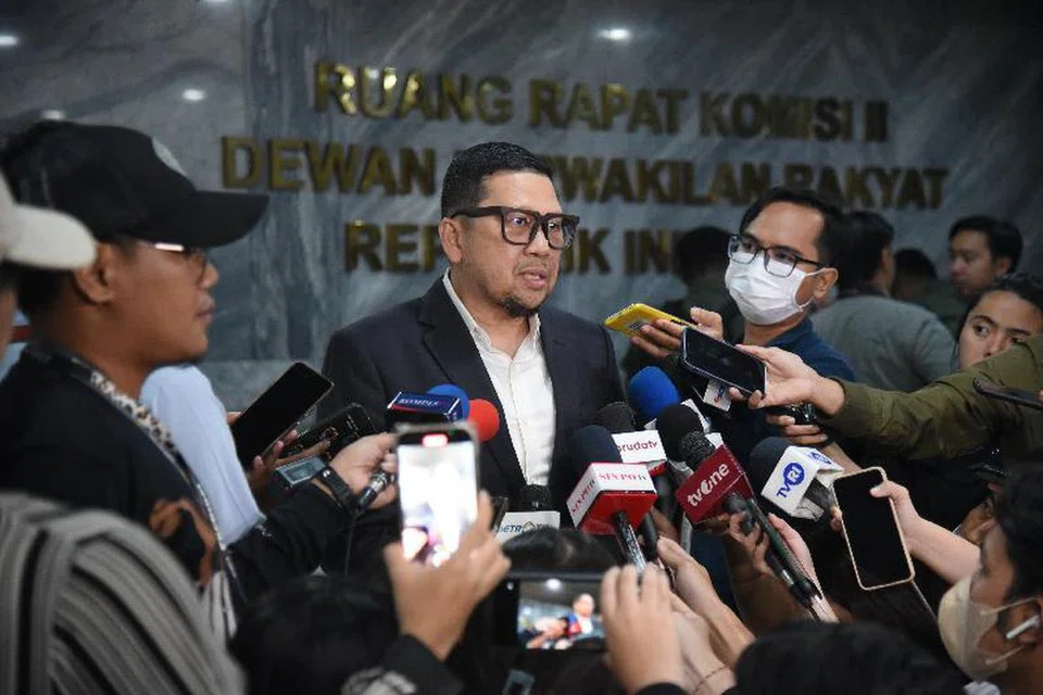 KEPUTUSAN MAHKAMAH DITERIMA: Ketua Komisi II DPR, Encik Ahmad Doli Kurnia, ketika diwawancara tentang DPR RI bersetuju dengan keputusan Mahkamah Konstitusi berkaitan had umur calon presiden untuk bertanding pada pilihan raya umum.di Kompleks Parlemen, Senayan, Jakarta, pada Rabu.