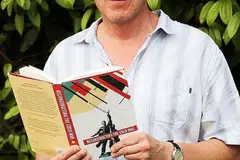 DIPECAT: UNIVERSITI Nasional Singapura (NUS) telah memecat Profesor Theodore G. Hopf. - Foto ZAOBAO