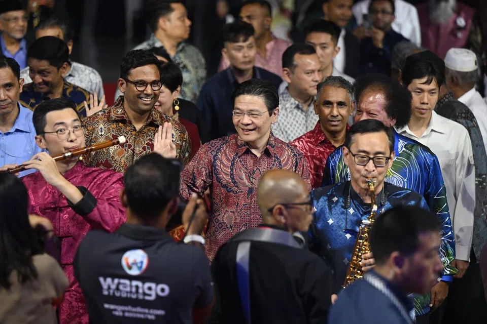 Perdana Menteri Encik Lawrence Wong (tengah) semasa hadir selaku tetamu terhormat di sambutan Ulang Tahun ke-85 Liga Muslim Kadayanallur Singapura (SKML) pada 12 September.