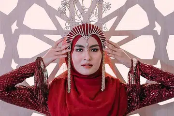 WANY 'CANGGUNG' DENGAN ULAR SAWA - Foto FMC MUSIC