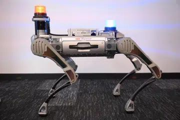 Anjing robotik ‘Mars’ dapat membantu pegawai keselamatan kerana ia dilengkapi dengan kamera definisi tinggi serta kamera termal yang berupaya menganalisis video.