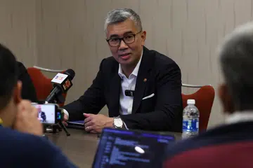 TAKLIMAT MEDIA: Menteri Pelaburan, Perdagangan dan Industri Tengku Datuk Seri Zafrul Tengku Abdul Aziz dalam sesi taklimat kepada media sempena Mesyuarat Pemimpin Ekonomi Apec ke-30 pada Selasa di San Francisco. Beliau menyertai Perdana Menteri Datuk Seri Anwar Ibrahim yang mengetuai delegasi Malaysia ke Mesyuarat Pemimpin Ekonomi Apec ke-30 di San Francisco dari 14 hingga 17 November 2023.