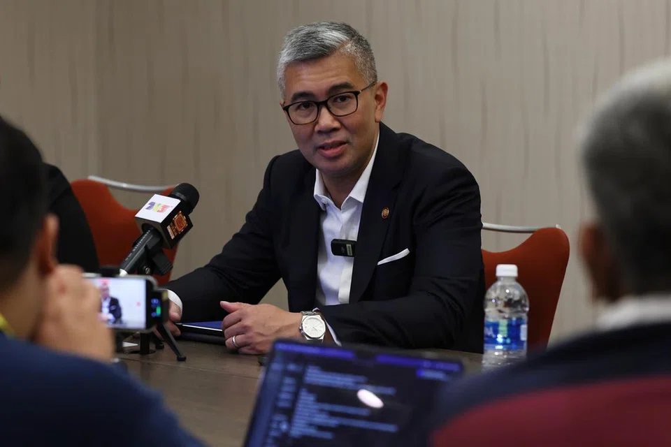 TAKLIMAT MEDIA: Menteri Pelaburan, Perdagangan dan Industri Tengku Datuk Seri Zafrul Tengku Abdul Aziz dalam sesi taklimat kepada media sempena Mesyuarat Pemimpin Ekonomi Apec ke-30 pada Selasa di San Francisco. Beliau menyertai Perdana Menteri Datuk Seri Anwar Ibrahim yang mengetuai delegasi Malaysia ke Mesyuarat Pemimpin Ekonomi Apec ke-30 di San Francisco dari 14 hingga 17 November 2023.