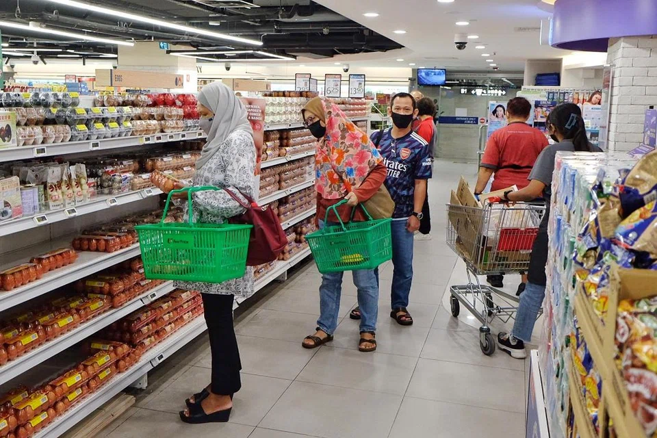 Pelanggan beragama Islam boleh mendapatkan set minuman dan makanan ringan itu 30 minit sebelum atau selepas waktu berbuka puasa.
