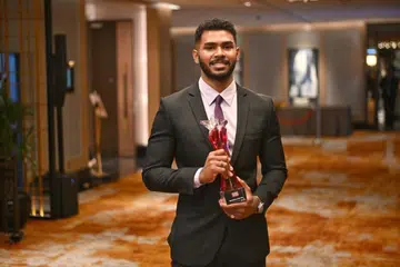 TERUNGGUL: Pesilat Sheik Farhan Sheik Alau’ddin dinobat Olahragawan Terbaik Anugerah Sukan Singapura 2023.