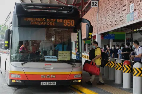 KEKALKAN KHIDMAT: SMRT akan terus menjalankan 48 laluan bas di Woodlands dan Choa Chu Kang-Bukit Panjang.