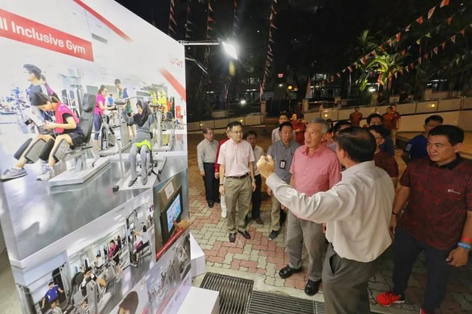 PM Lee, yang merajui GRC Ang Mo Kio, berkata estet itu mempunyai lebih ramai warga emas daripada kebanyakan bandar lain di Singapura.