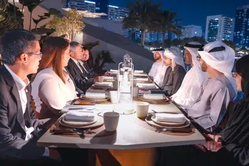 Menteri Ehwal Luar, Dr Vivian Balakrishnan (tengah kiri), dijemput Menteri Ehwal Luar UAE, Sheikh Abdullah Bin Zayed Al Nahyan (dua dari kanan) untuk hadiri majlis jamuan makan malam di Abu Dhabi pada 20 Mac. 