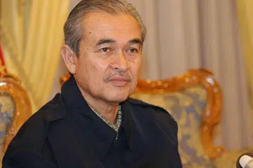 Perdana Menteri kelima Malaysia, Tun Abdullah Ahmad Badawi telah menghembuskan nafas terakhirnya di Institut Jantung Negara (IJN) di Kuala Lumpur pada 7.10 malam.