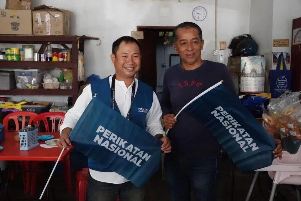 Calon Perikatan Nasional (PN) bagi kerusi Dewan Undangan Negeri (DUN) Klawang, Encik Danni Rais (kiri) bertekad menebus kekalahan pada Pilihan Raya Negeri (PRN) Negeri Sembilan pada 2023.