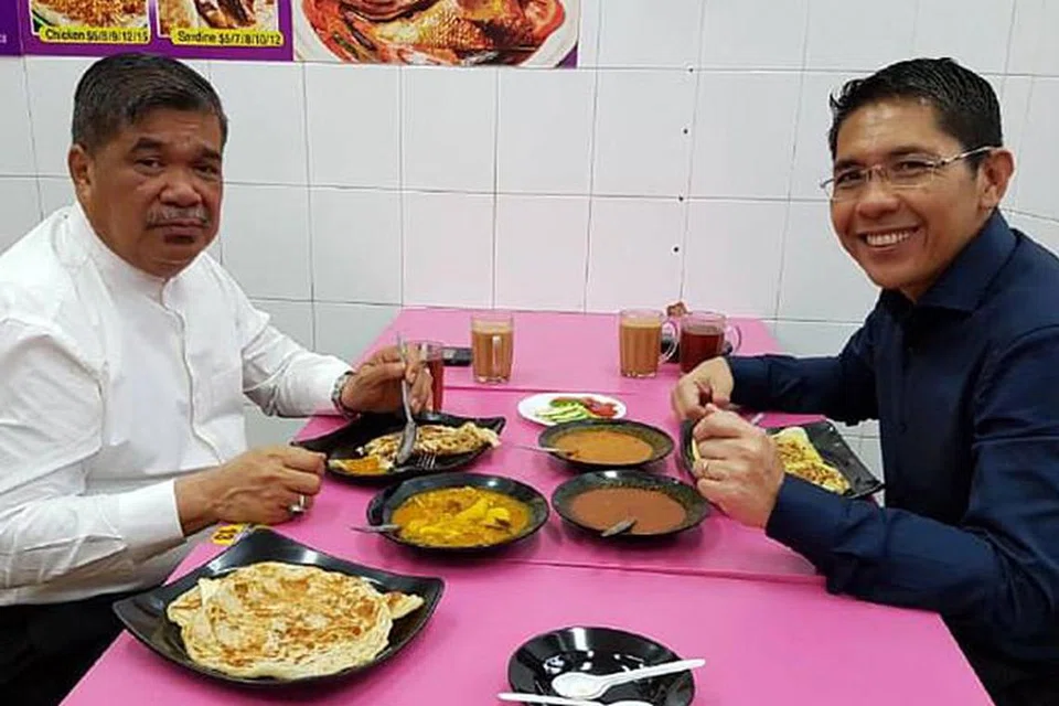 - Foto FACEBOOK MOHD MALIKI OSMAN