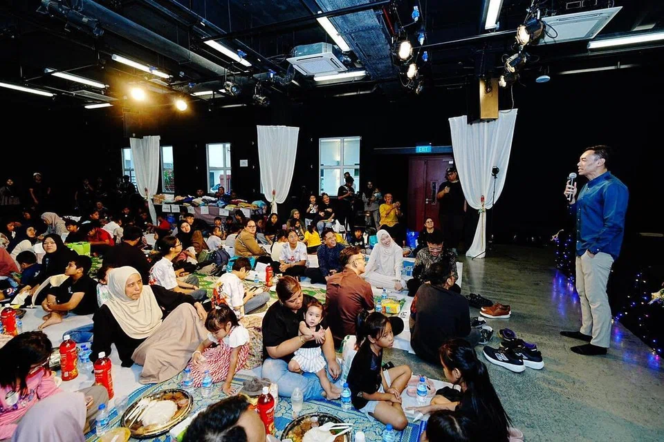 baju Raya, Membina Kasi Balik, kanak-kanak kurang berkemampuan