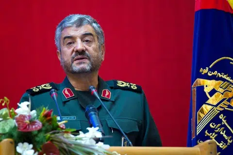 Mantan Komander, Pengawal Revolusi Iran, Encik Mohammad Ali Jafari, berucap dalam persidangan bagi memperingati keganasan pada 6 September 2011.