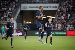 GOL KEMENANGAN: Harry Kane meraikan gol yang dijaringkannya pada saat terakhir perlawanan bagi memberikan kemenangan kepada Tottenham Hotspur.