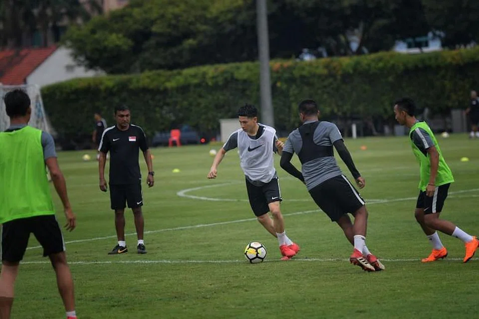 BAKAT MUDA: Ben Davies (tengah) diundang ke skuad nasional awal tahun ini, tetapi belum lagi menyarung jersi nasional dalam perlawanan kompetitif.