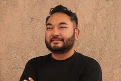 Lulusan Sarjana Seni dalam Pedagogi dan Amalan Kesenian daripada Maktab Seni Lasalle, Muhammad Adib Kosnan Siran, memanfaatkan teater untuk buka ruang perbincangan tentang isu semasa dalam kalangan masyarakat Melayu/Islam.