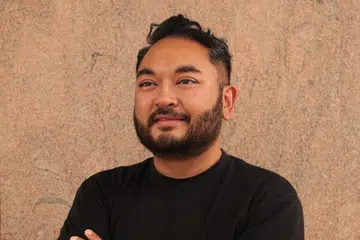 Lulusan Sarjana Seni dalam Pedagogi dan Amalan Kesenian daripada Maktab Seni Lasalle, Muhammad Adib Kosnan Siran, memanfaatkan teater untuk buka ruang perbincangan tentang isu semasa dalam kalangan masyarakat Melayu/Islam.