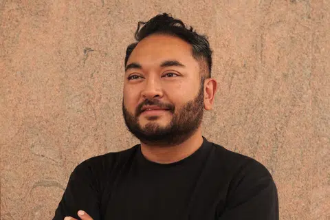 Lulusan Sarjana Seni dalam Pedagogi dan Amalan Kesenian daripada Maktab Seni Lasalle, Muhammad Adib Kosnan Siran, memanfaatkan teater untuk buka ruang perbincangan tentang isu semasa dalam kalangan masyarakat Melayu/Islam.