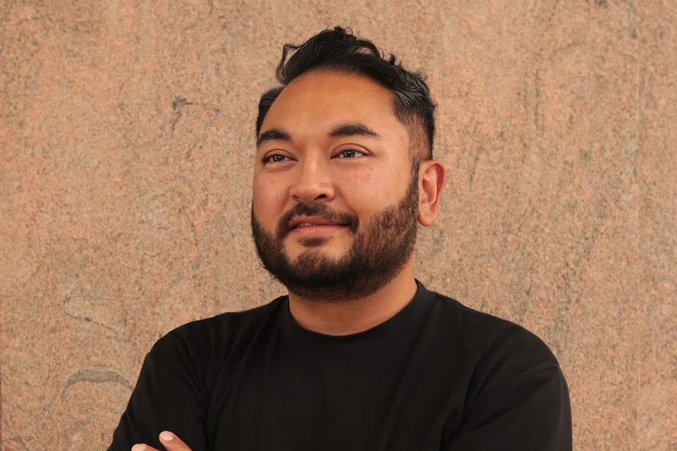 Lulusan Sarjana Seni dalam Pedagogi dan Amalan Kesenian daripada Maktab Seni Lasalle, Muhammad Adib Kosnan Siran, memanfaatkan teater untuk buka ruang perbincangan tentang isu semasa dalam kalangan masyarakat Melayu/Islam.