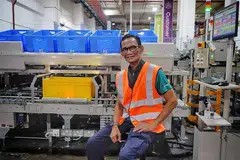 PERTINGKAT KEMAHIRAN: Berbekalkan semangat untuk mempertingkatkan diri, Encik Juraini Amin menyertai kursus kemahiran dan meraih peluang pekerjaan bersama ST Logistics pada 2019.