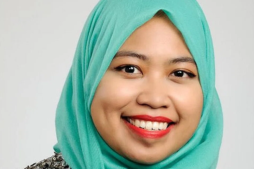 Ustazah Liyana Rosli Asmara, Ketua Pusat Harmoni (gambar atas).
