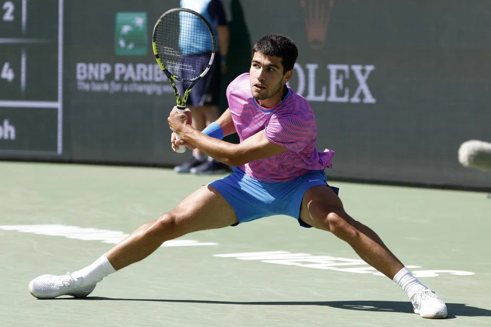 Pemain Sepanyol, Carlos Alcaraz, berjaya menewaskan Fabian Marozsan 6-3, 6-3 pada 12 Mac untuk mara ke suku akhir Indian Wells. 