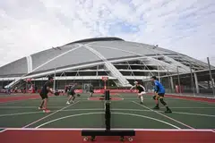Setakat ini, orang awam boleh mengakses lebih 550 gelanggang badminton dan lebih 80 gelanggang bola pikel di seluruh negara melalui wadah tempahan dalam talian, MyActiveSG+. 