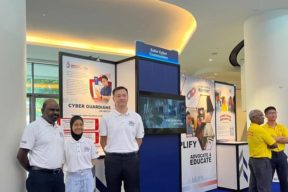 Reruai yang menampilkan dua skim baru Pasukan Polis Singapura (SPF) – Cyber ​​Guardians on Watch (CGW) dan Cyber ​​Crime Prevention Ambassadors (CPA) – yang dilancarkan Timbalan Perdana Menteri, Encik Heng Swee Keat, semasa Seminar Pelan Kerja Polis (PWS) 2024 di Universiti Teknologi dan Reka Bentuk Singapura (SUTD), pada 24 Mei.