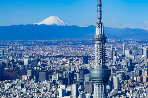 Tokyo Skytree menara penyiaran setinggi 634 meter ini menjadi ikon Tokyo.