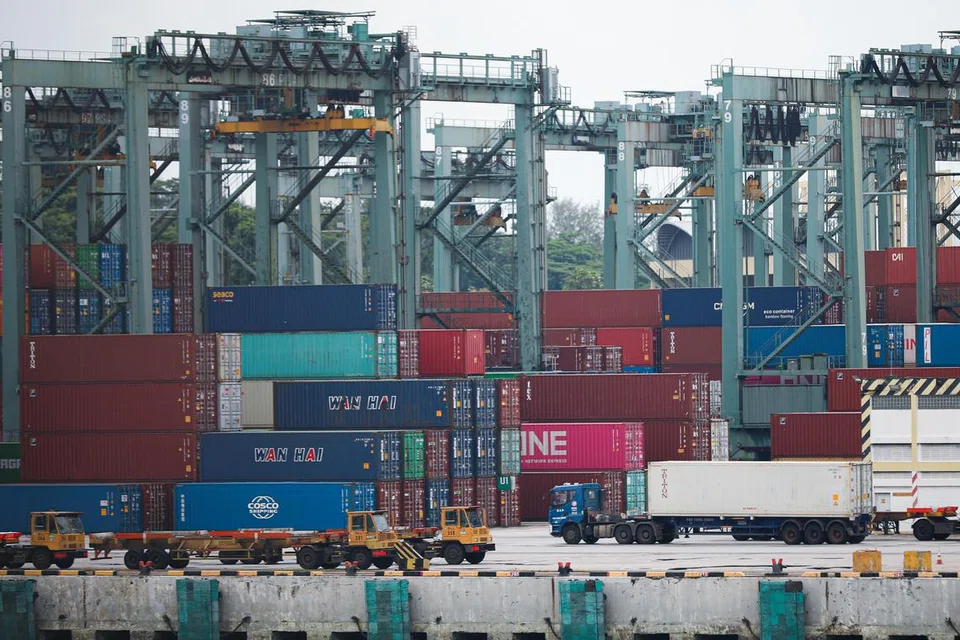 Data terkini menunjukkan pertumbuhan eksport utama merosot pada Mac, menjelang pengumuman tarif global oleh Encik Trump pada 2 April, yang mencetuskan perang perdagangan dengan China