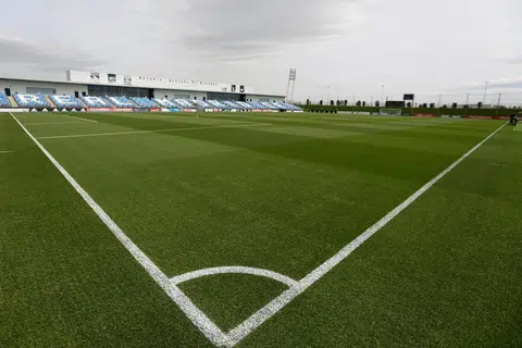 SEDANG DISIASAT: Seramai tiga pemain belia Real Madrid ditangkap berkaitan satu video seksual yang memaparkan seorang gadis bawah umur. 