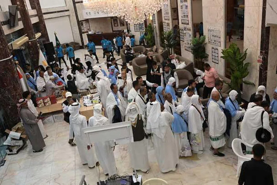 Pemeriksaan ke atas anggota jemaah haji yang tiba di Arab Saudi bagi memastikan mereka menggunakan visa haji sah demi keselamatan dan keselesaan semasa menunaikan rukun Islam kelima itu.