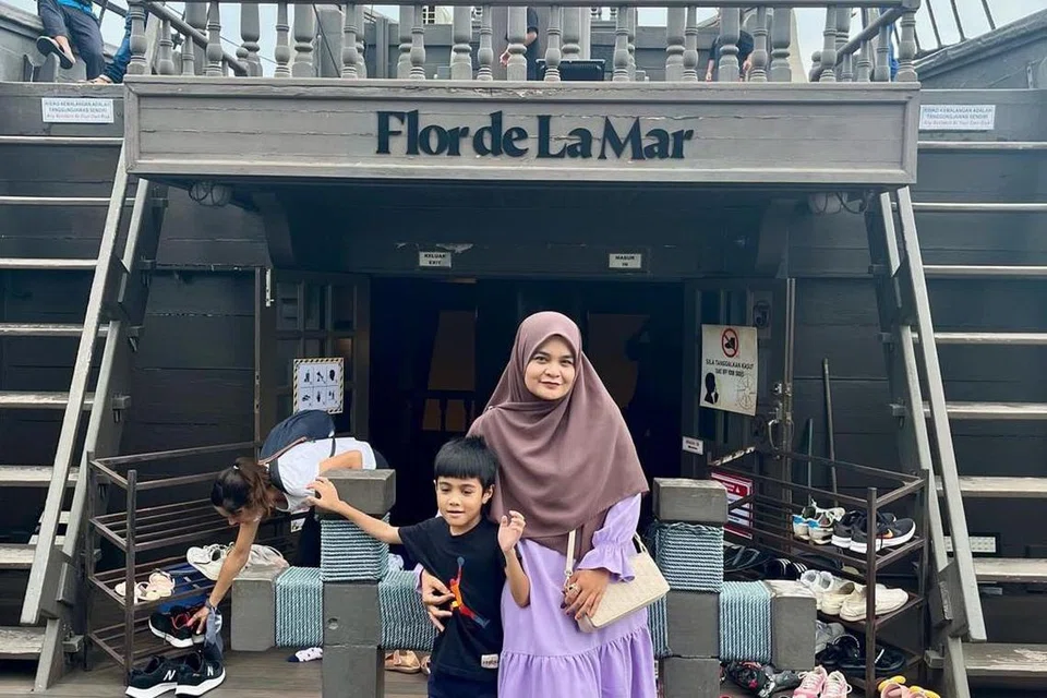 NYAWA IBU: Hanya doa dan masa dapat menyembuhkan kesedihan Cik Ismanira Abdul Manaf, 28 tahun, menerima kehilangan anak kandungnya, Allahyarham Zayn Rayyan Abdul Matiin, enam tahun.  