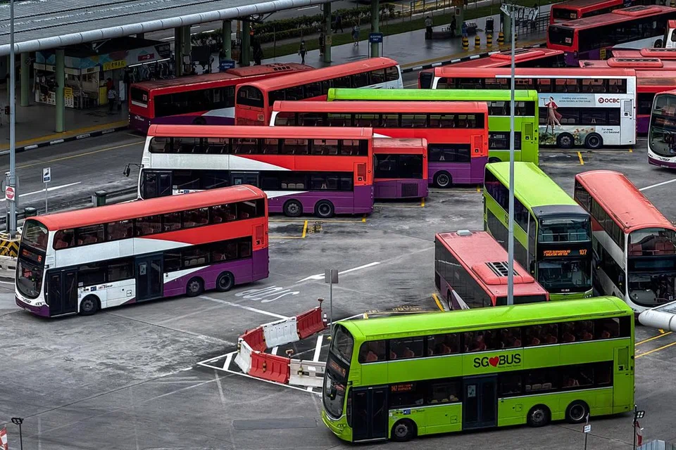 Melengkapkan bas dengan sistem amaran perlanggaran, mengehadkan tempoh perjalanan bagi laluan baru kepada dua jam, dan memanjangkan waktu rehat makan pemandu daripada 25 kepada 30 minit antara usaha untuk menjaga keselamatan pemandu bas awam. 