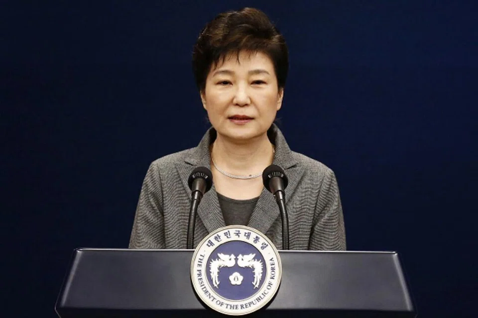 CIK PARK GEUN-HYE: Nasibnya akan ditentukan Mahkamah Perlembagaan bagi mengesahkan pemecatannya. - Foto AFP