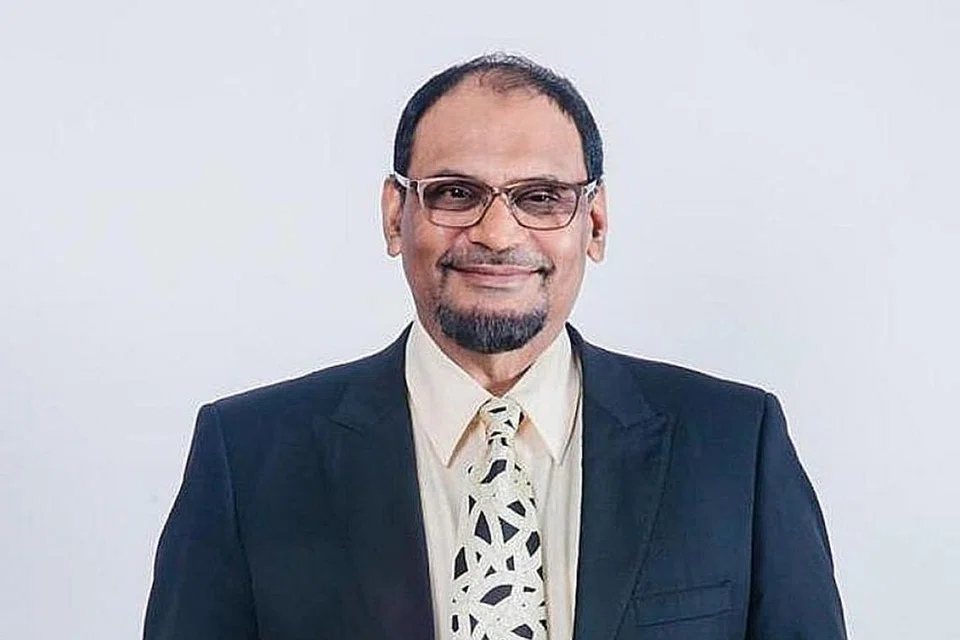 Encik Mohd Yunos Ishak.