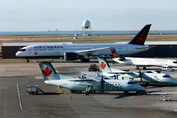 AIR CANADA: Gambar fail pemandangan di lapangan terbang antarabangsa Vancouver, Canada dengan pesawat Air Canada. 