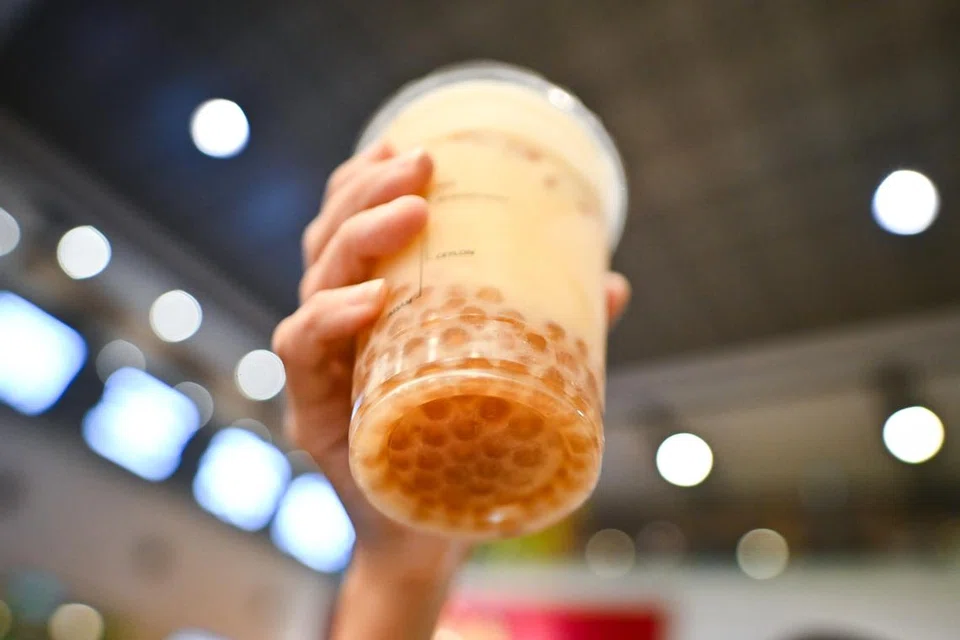 LANGKAH KURANGKAN PENGAMBILAN GULA: Keperluan  memaparkan gred khasiat, atau Nutri-Grade, minuman yang disediakan secara segar dikenakan ke atas perniagaan runcit seperti kedai makanan dan minuman (F&B), syarikat katering serta wadah digital, dan perniagaan bukan runcit seperti hotel, tempat kerja, institusi pendidikan, institusi penjagaan kesihatan dan tempat penjagaan kanak-kanak.