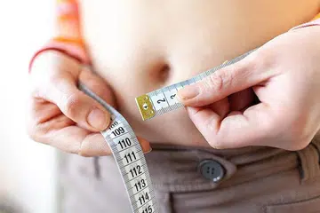 OBESITI SARCOPENIC: Mengukur pinggang adalah satu cara lebih tepat berbanding BMI dalam mengenal pasti kegemukan bagi Obesiti Sarcopenic, keadaan di mana seseorang itu bukan sahaja menghadapi kegemukan tetapi 'kehilangan' otot menyebabkan tubuh lemah. - Foto ISTOCKPHOTO