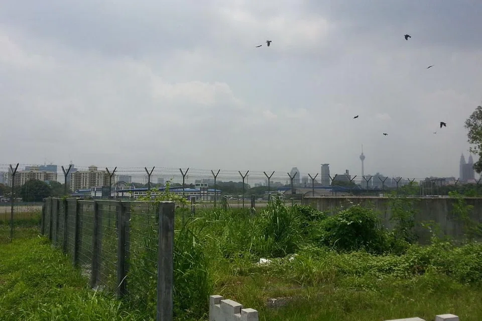 Tapak bekas lapangan terbang tentera Sungai Besi yang akan dibangunkan semula menjadi Bandar Malaysia.