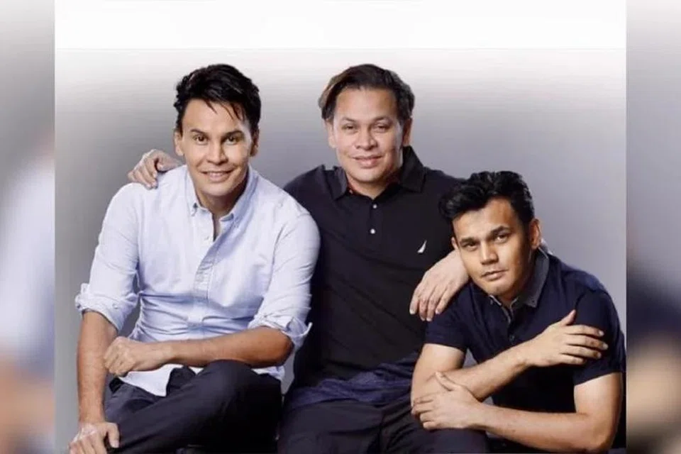 TERUJA MASIH RELEVAN: Meskipun sudah bubar sejak 2018, KRU yang terdiri daripada (dari kiri) Edry Abdul Halim, Datuk Norman dan Yusry, gembira lagu-lagu mereka masih didengari dan tular kerana aplikasi seperti TikTok.