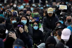 HADAPI TEKANAN: Hampir satu daripada tiga orang dewasa di Hong Kong dilaporkan mengalami gejala gangguan tekanan pasca trauma (PTSD) akibat keganasan sosial selama berbulan-bulan di bandar raya itu. - Foto REUTERS