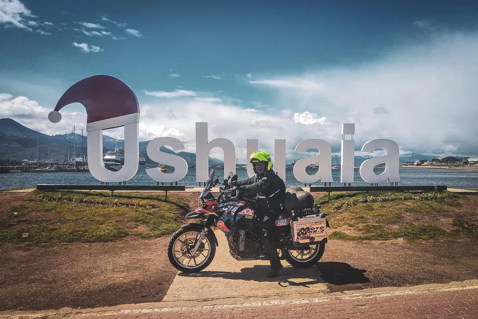 Tiba di Argentina... Encik Muhamad Rahim Resad tiba di Ushuaia di Argentina setelah membuat perjalanan dari Alaska pada 2019.
