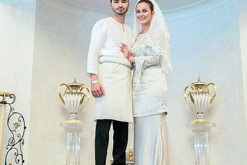 BALIK KAMPUNG: Juliana Evans merancang mengajak suaminya, Tengku Shariffuddin Shah Tengku Sulaiman Shah Al-Hajj, beraya di kampung halamannya di Bagan Datoh di Perak. - Foto L AMAN INSTAGRAM JULIANA EVANS