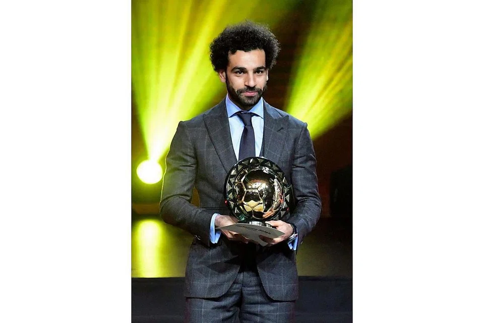 MENANG LAGI: Mohamed Salah membuktikan beliau pemain bola sepak terbaik Afrika sekali lagi selepas memenangi anugerah Pemain Terbaik Afrika lagi. - Foto AFP