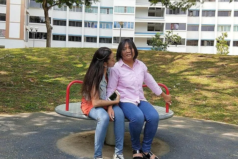 KEMENANGAN DI PENTAS ANTARABANGSA: (Gambar sisipan) Telefilem khas Hari Ibu, Bonda, yang dijayakan Seri Wahyuni Jaes (kanan) dan Habriyah Nasir memenangi Anugerah Emas pada Pesta Media Sedunia ke-21 baru-baru ini. - Foto POETRY IN MOTION